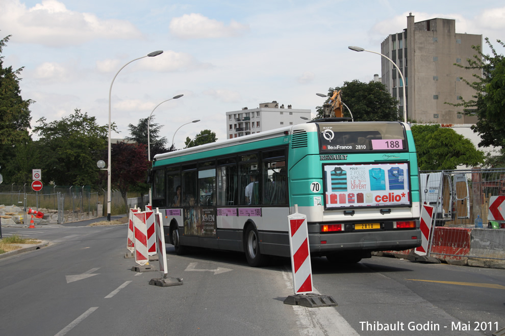 Bus 2810 sur la ligne 188 (RATP) à Bagneux