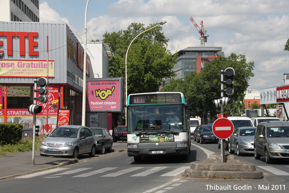 Bus 2823 sur la ligne 188 (RATP) à Bagneux