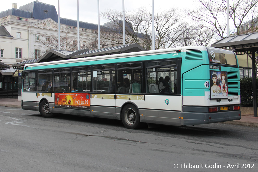 Bus 2665 (301 PSW 75) sur la ligne 190 (RATP) à Issy-les-Moulineaux