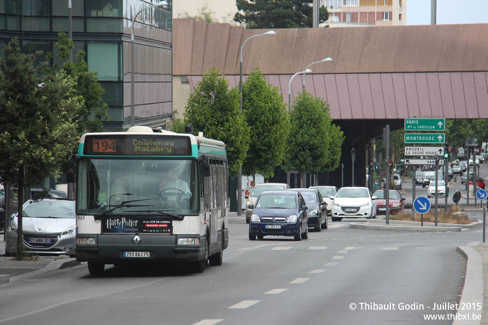 Bus 7523 (755 QAJ 75) sur la ligne 194 (RATP) à Châtillon