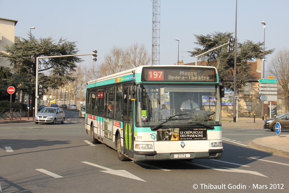 Bus 2174 sur la ligne 197 (RATP) à Antony