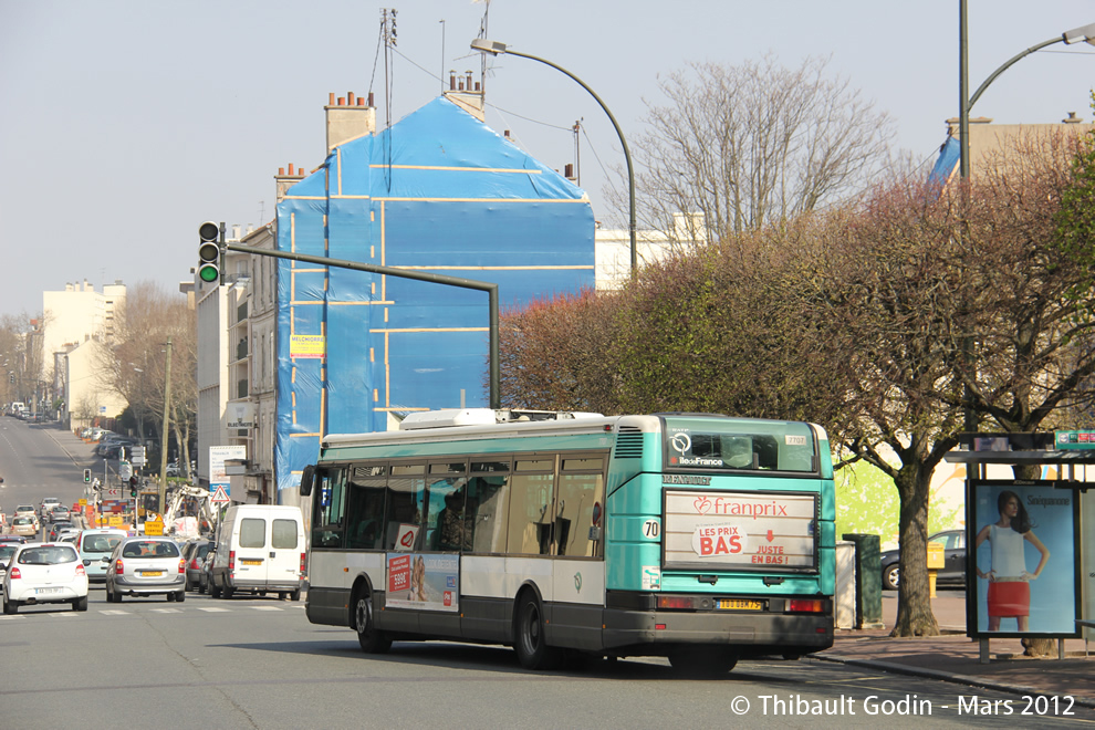 Bus 7707 (100 QBM 75) sur la ligne 197 (RATP) à Bourg-la-Reine