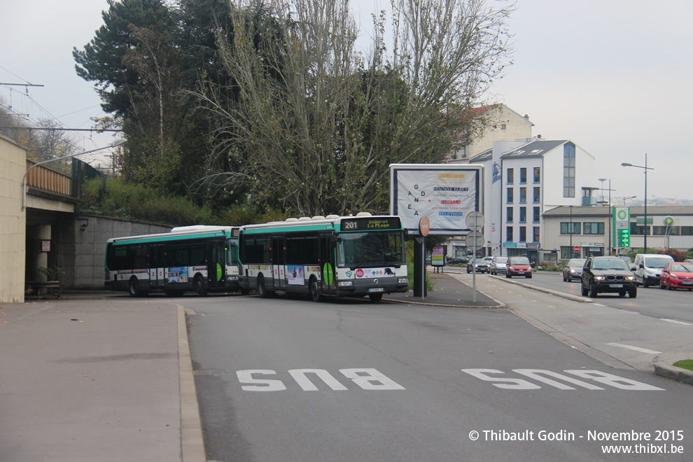 Bus 8461 (915 QGC 75) sur la ligne 201 (RATP) à Joinville-le-Pont