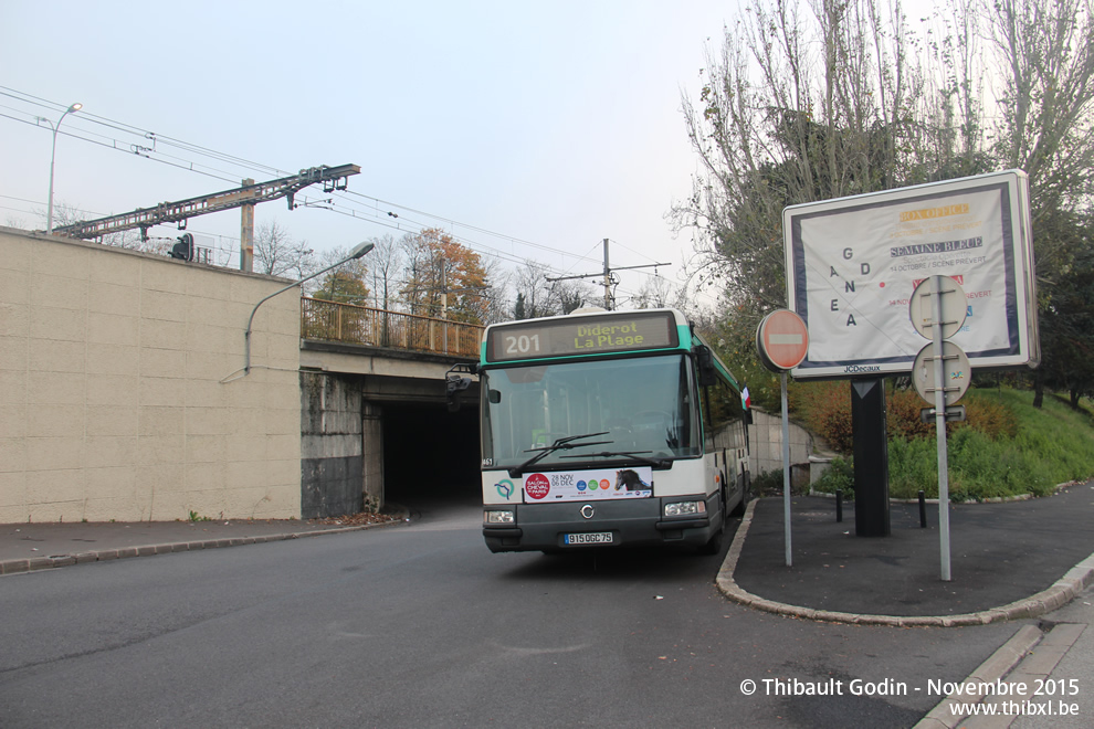 Bus 8461 (915 QGC 75) sur la ligne 201 (RATP) à Joinville-le-Pont