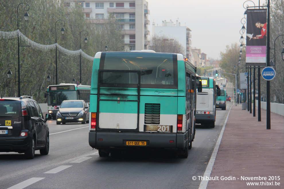 Bus 8459 (611 QGE 75) sur la ligne 201 (RATP) à Joinville-le-Pont