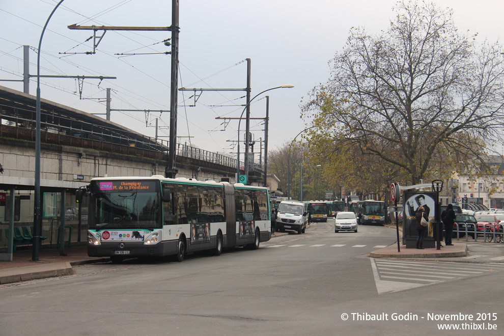 Bus 1941 (BN-596-LS) sur la ligne 208 (RATP) à Saint-Maur-des-Fossés