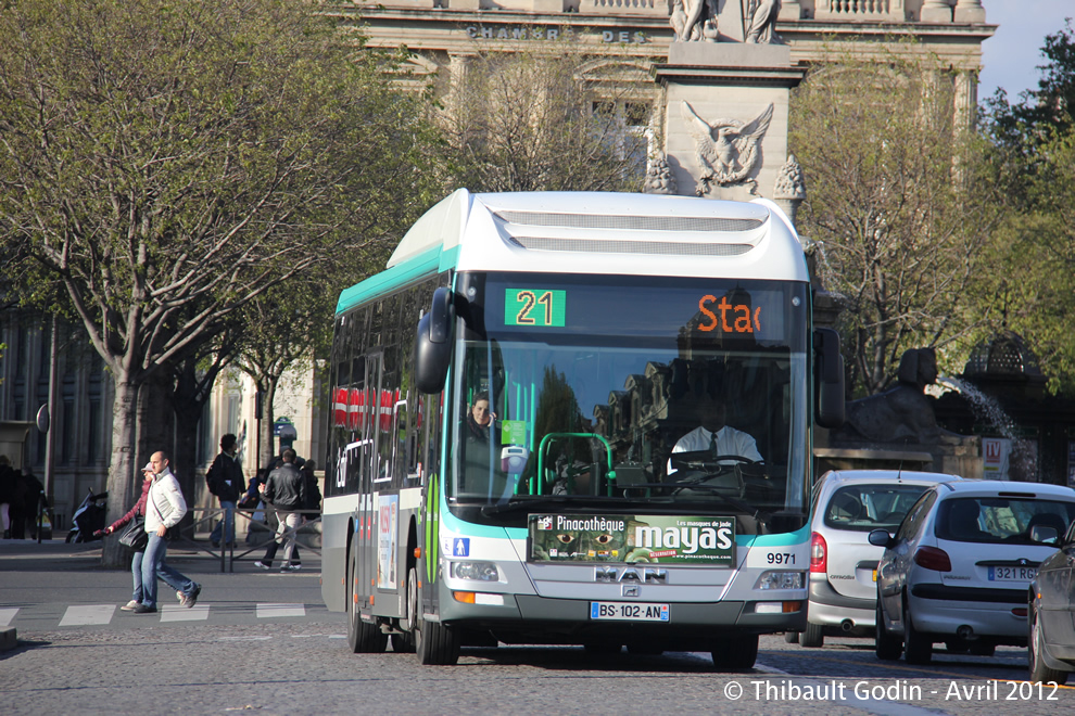 Bus 9971 (BS-102-AN) sur la ligne 21 (RATP) à Châtelet (Paris)