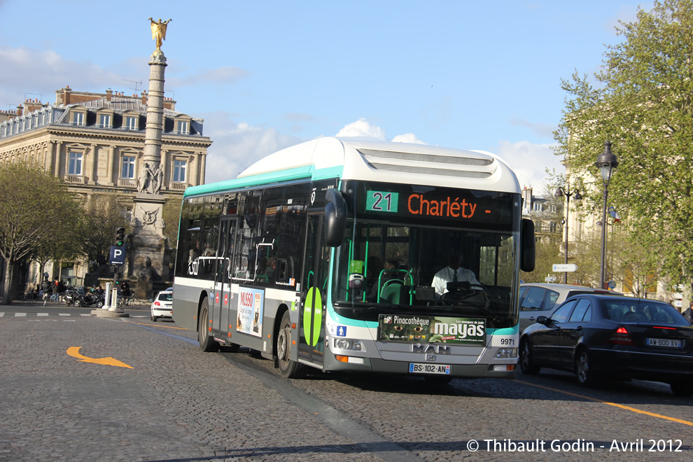 Bus 9971 (BS-102-AN) sur la ligne 21 (RATP) à Châtelet (Paris)