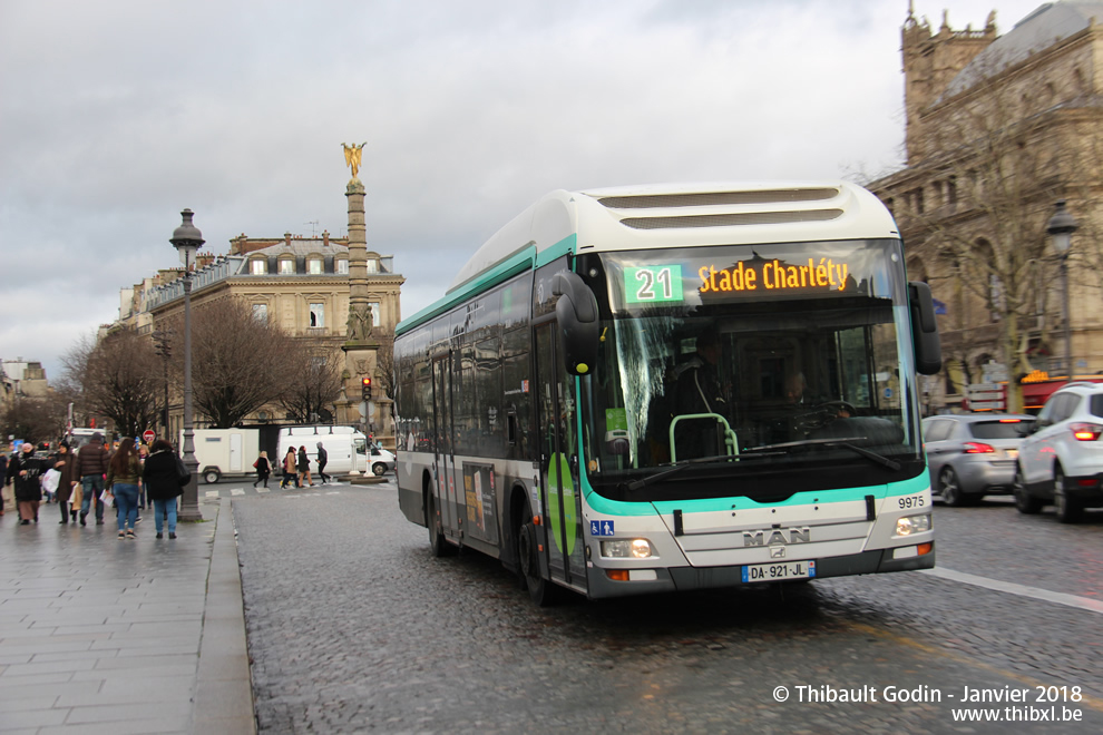 Bus 9975 (DA-921-JL) sur la ligne 21 (RATP) à Châtelet (Paris)