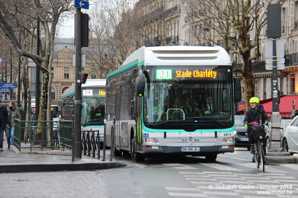 Bus 9974 (DA-914-JL) sur la ligne 21 (RATP) à Pont Neuf (Paris)
