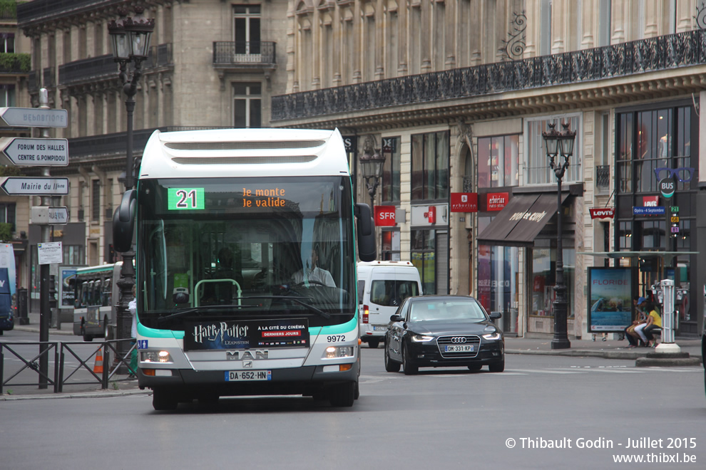 Bus 9972 (DA-652-HN) sur la ligne 21 (RATP) à Opéra (Paris)