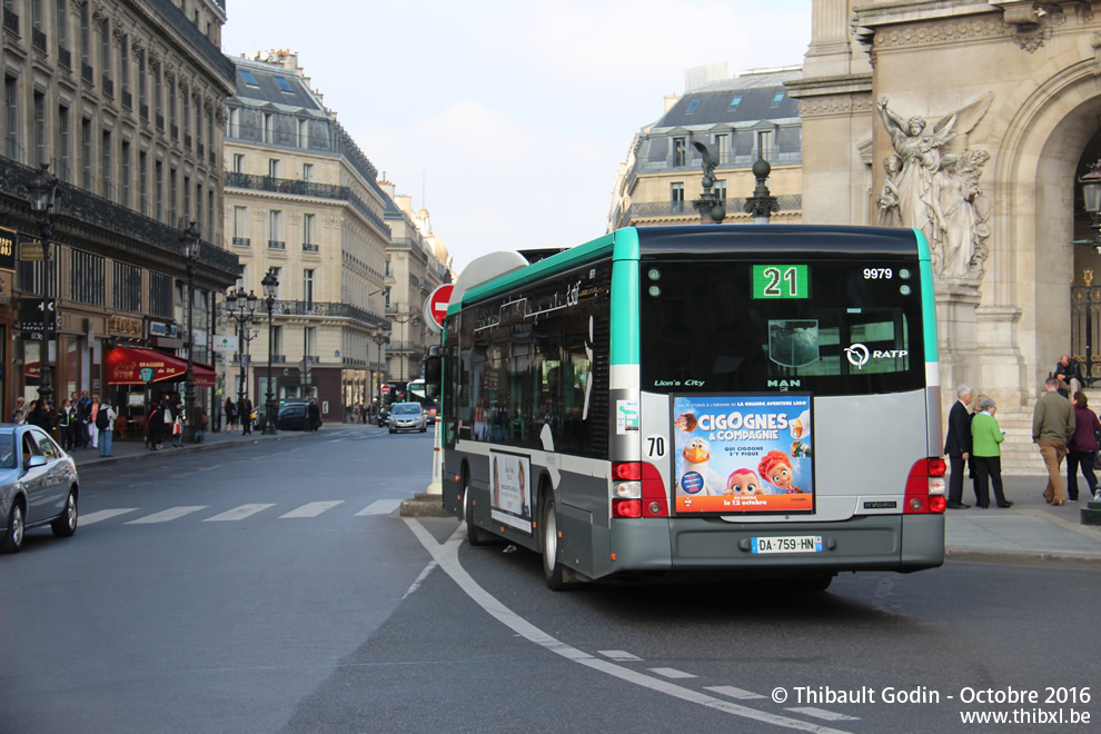 Bus 9979 (DA-759-HN) sur la ligne 21 (RATP) à Opéra (Paris)