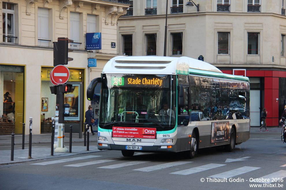 Bus 9975 (DA-921-JL) sur la ligne 21 (RATP) à Havre - Caumartin (Paris)