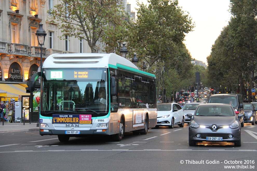 Bus 9986 (DA-107-JY) sur la ligne 21 (RATP) à Saint-Michel (Paris)