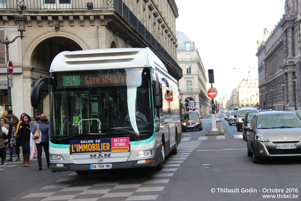 Bus 9979 (DA-759-HN) sur la ligne 21 (RATP) à Palais Royal - Musée du Louvre (Paris)