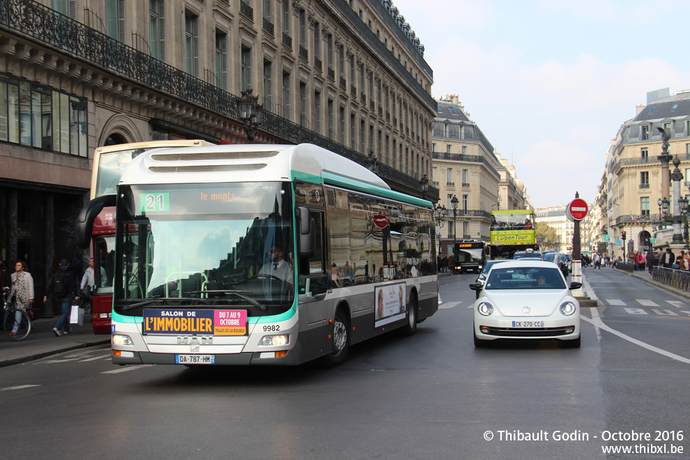 Bus 9982 (DA-787-HM) sur la ligne 21 (RATP) à Opéra (Paris)