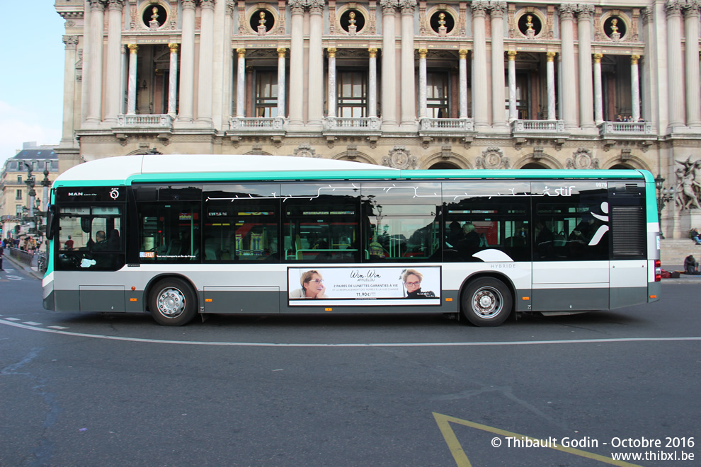 Bus 9979 (DA-759-HN) sur la ligne 21 (RATP) à Opéra (Paris)