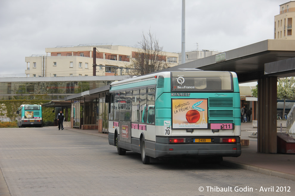 Bus 2499 sur la ligne 211 (RATP) à Torcy