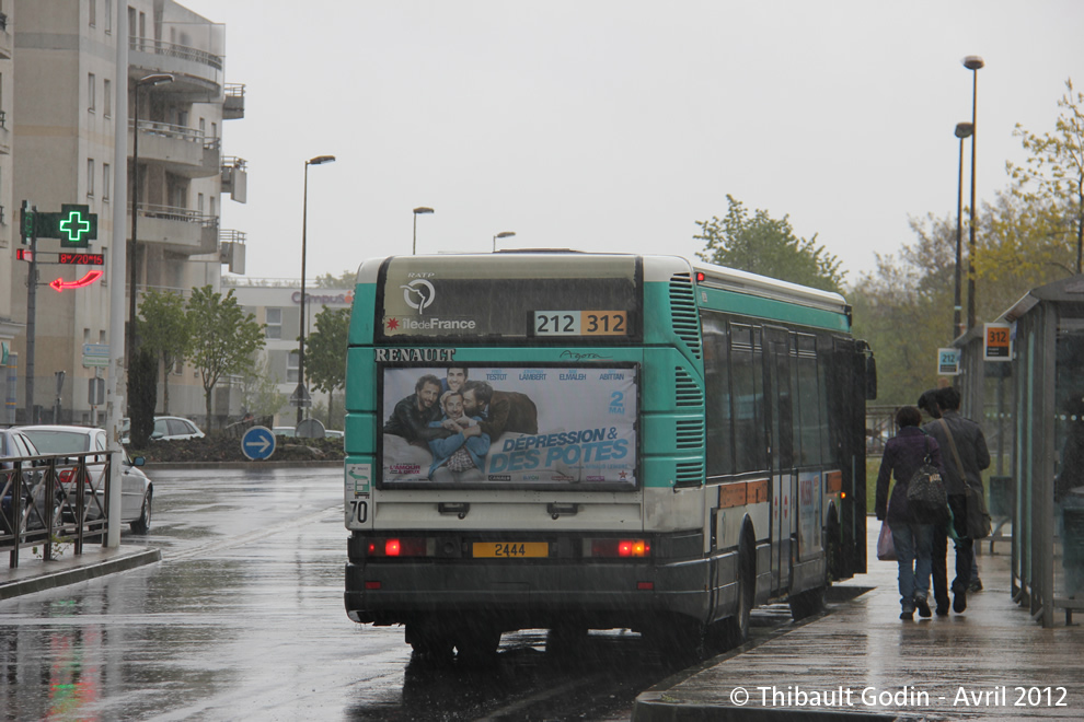 Bus 2444 sur la ligne 212 (RATP) à Champs-sur-Marne