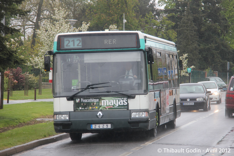 Bus 2429 sur la ligne 212 (RATP) à Émerainville