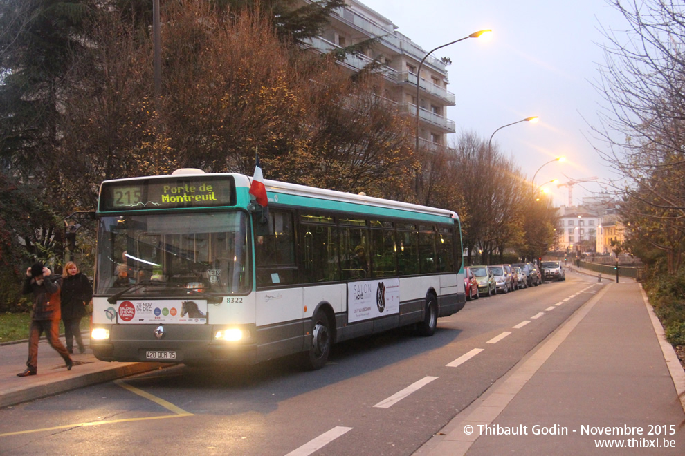 Bus 8322 (420 QCR 75) sur la ligne 215 (RATP) à Vincennes