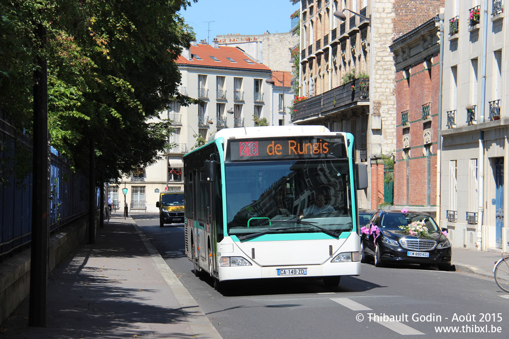 Bus 4269 (CA-149-ZD) sur la ligne 216 (RATP) à Porte de Gentilly (Paris)