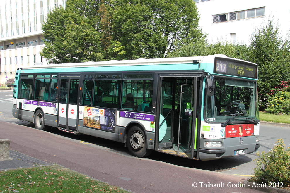 Bus 7237 (770 QAM 75) sur la ligne 217 (RATP) à Créteil