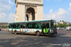Bus 3006 (61 QXK 75) sur la ligne 22 (RATP) à Charles de Gaulle - Étoile (Paris)