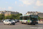 Bus 3006 (61 QXK 75) sur la ligne 22 (RATP) à Charles de Gaulle - Étoile (Paris)