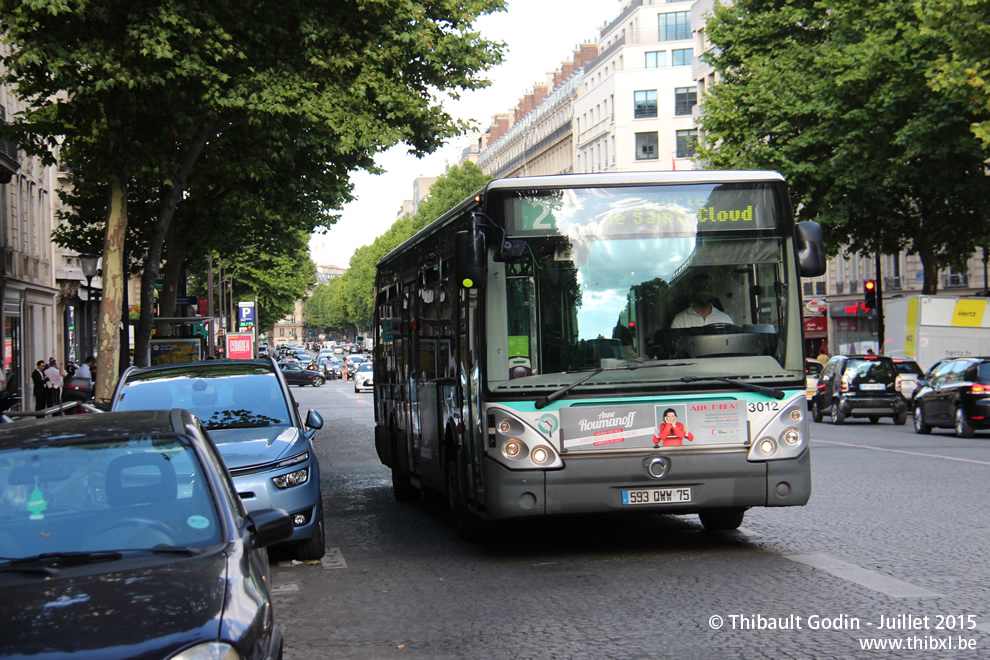 Bus 3012 (593 QWW 75) sur la ligne 22 (RATP) à Haussmann (Paris)