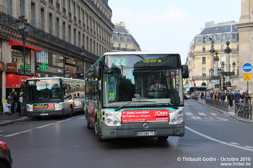 Bus 3017 (930 QWN 75) sur la ligne 22 (RATP) à Opéra (Paris)