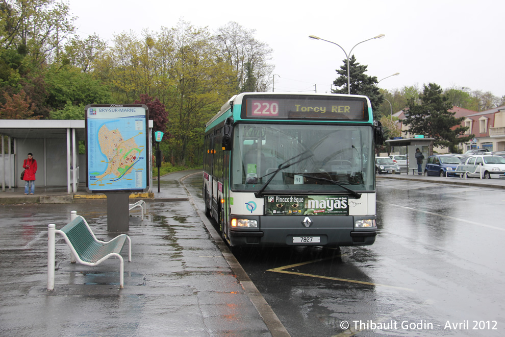 Bus 7827 sur la ligne 220 (RATP) à Bry-sur-Marne