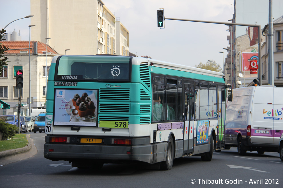 Bus 2681 sur la ligne 237 (RATP) à Saint-Ouen