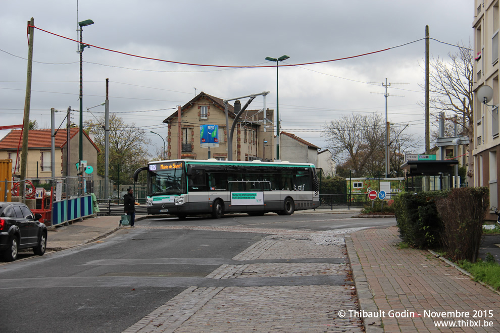 Bus 8764 (CZ-585-QV) sur la ligne 237 (RATP) à Épinay-sur-Seine