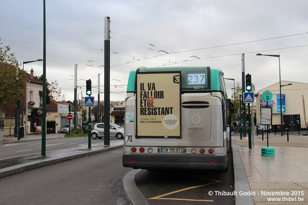 Bus 8671 (CN-795-DT) sur la ligne 237 (RATP) à Épinay-sur-Seine