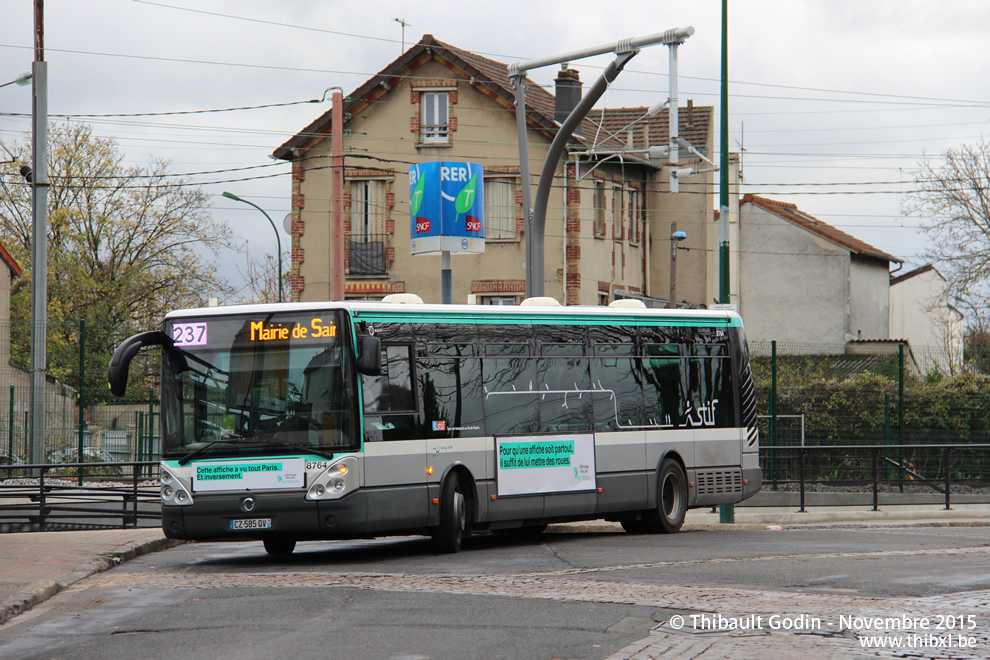 Bus 8764 (CZ-585-QV) sur la ligne 237 (RATP) à Épinay-sur-Seine