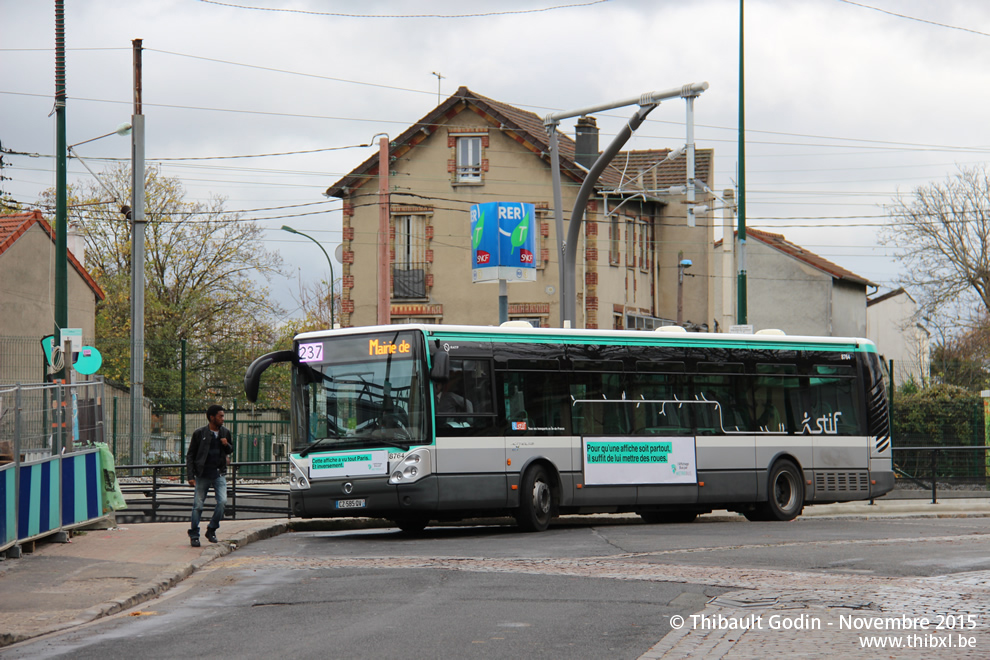 Bus 8764 (CZ-585-QV) sur la ligne 237 (RATP) à Épinay-sur-Seine