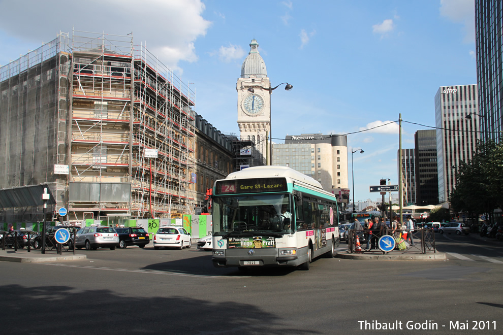 Bus 7040 sur la ligne 24 (RATP) à Gare de Lyon (Paris)