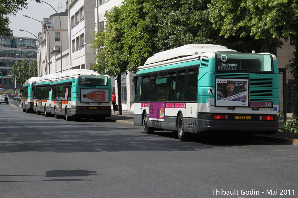 Bus 7025 sur la ligne 24 (RATP) à Maisons-Alfort