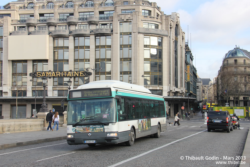 Bus 7037 (CK-547-PY) sur la ligne 24 (RATP) à Pont Neuf (Paris)