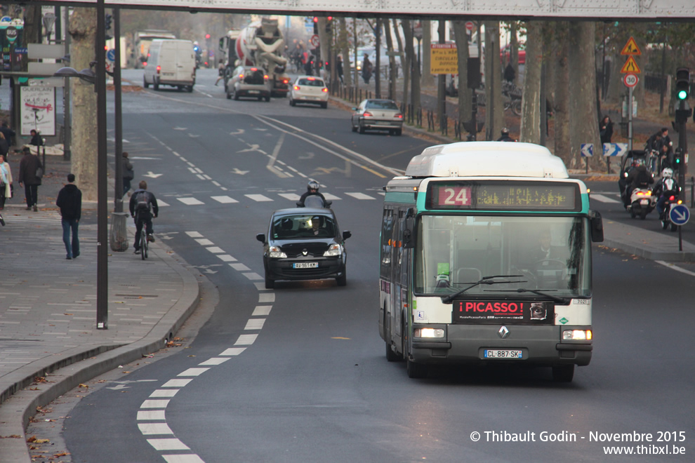 Bus 7021 (CL-887-SK) sur la ligne 24 (RATP) à Gare d'Austerlitz (Paris)