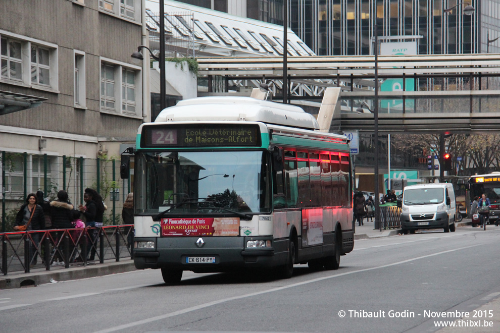 Bus 7042 (CK-614-PY) sur la ligne 24 (RATP) à Gare de Lyon (Paris)