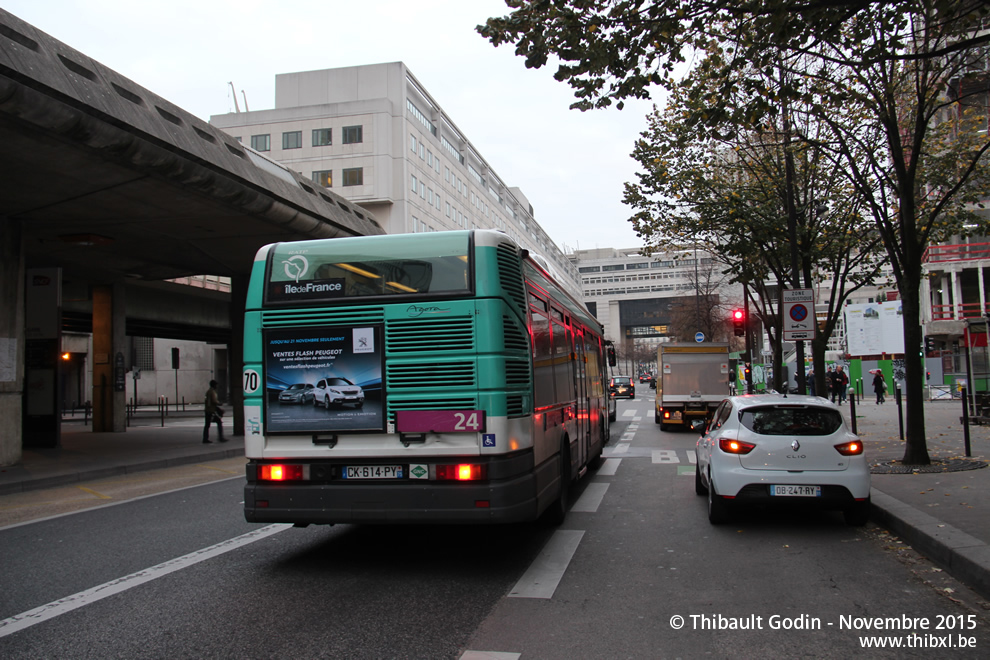 Bus 7042 (CK-614-PY) sur la ligne 24 (RATP) à Gare de Lyon (Paris)