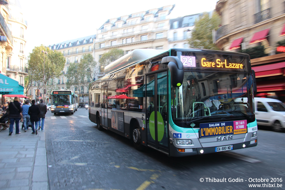 Bus 4835 (EA-880-ND) sur la ligne 24 (RATP) à Havre - Caumartin (Paris)