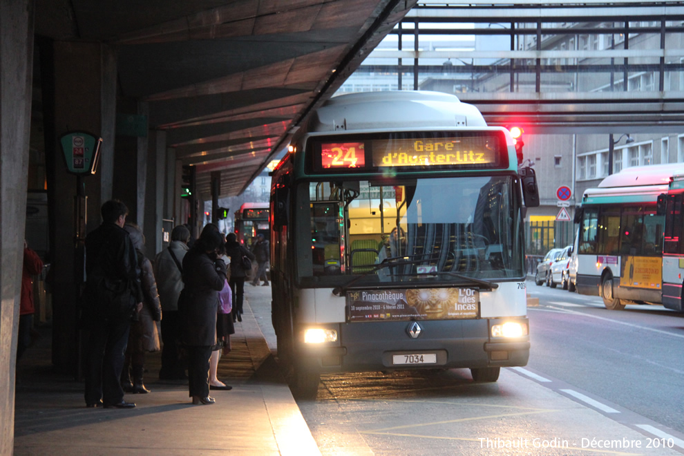 Bus 7034 sur la ligne 24 (RATP) à Gare de Lyon (Paris)