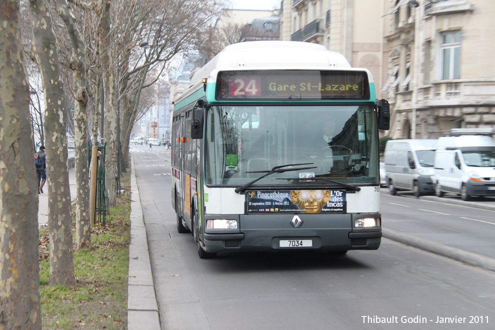 Bus 7034 sur la ligne 24 (RATP) à Assemblée nationale (Paris)