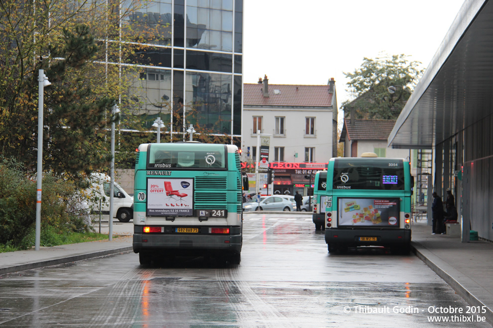 Bus 7229 (602 QAD 75) sur la ligne 241 (RATP) à Rueil-Malmaison