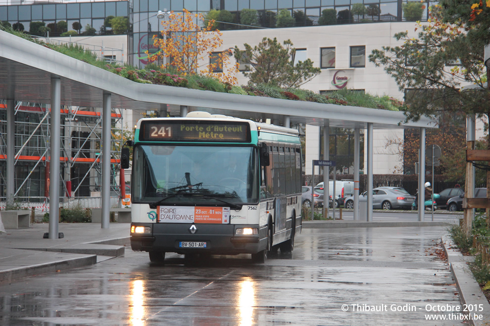 Bus 7562 (BV-501-AR) sur la ligne 241 (RATP) à Rueil-Malmaison