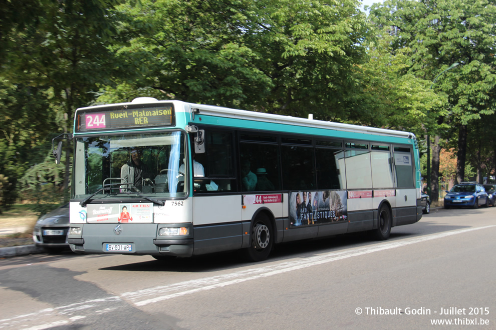 Bus 7562 (BV-501-AR) sur la ligne 244 (RATP) au Bois de Boulogne (Paris)