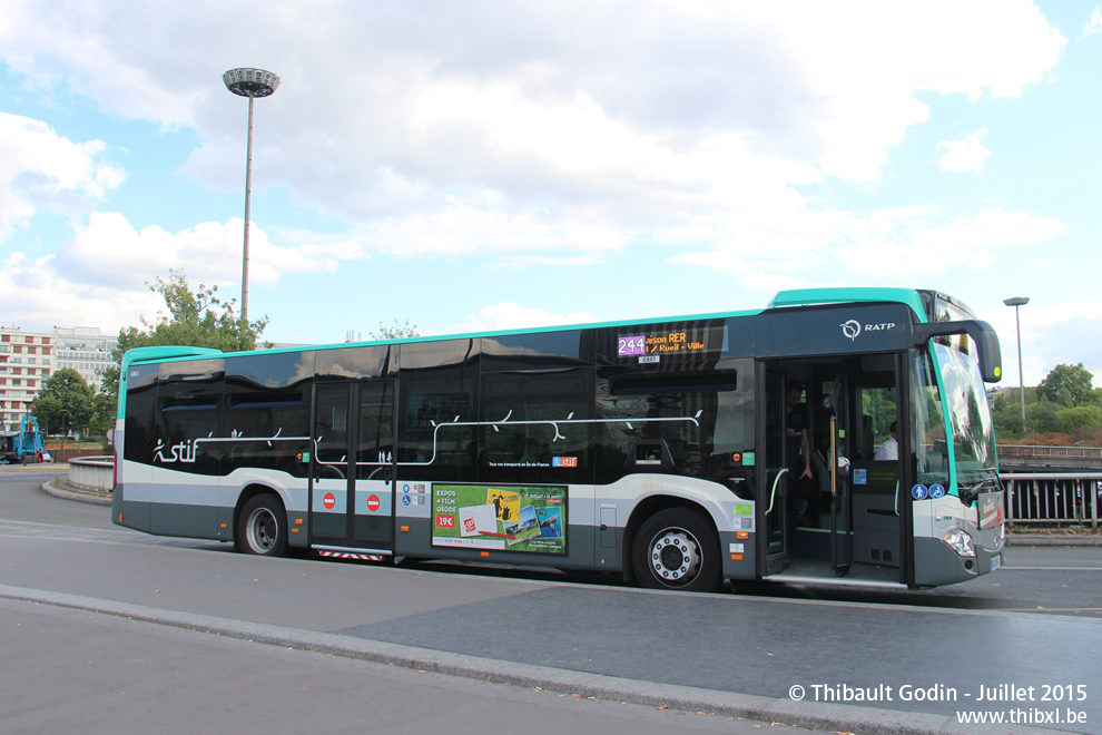 Bus 6861 (DS-006-LS) sur la ligne 244 (RATP) à Porte Maillot (Paris)